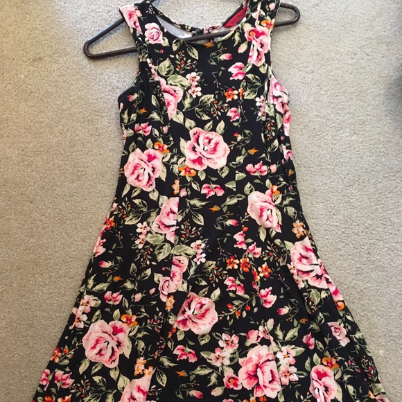 Floral semi-fitted mini dress - Picture 2 of 5